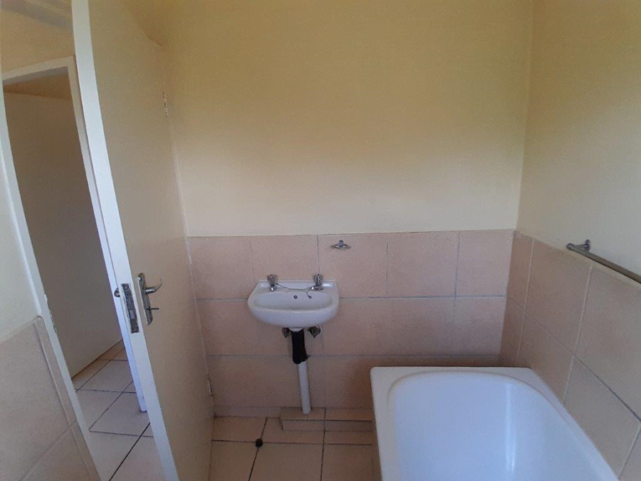 1 Bedroom Property for Sale in Rustenburg Central North West